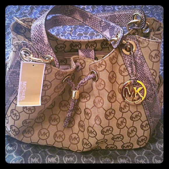 Michael Kors Collection Handbags - ♦️SOLD♦️NWT Michael Kors bag